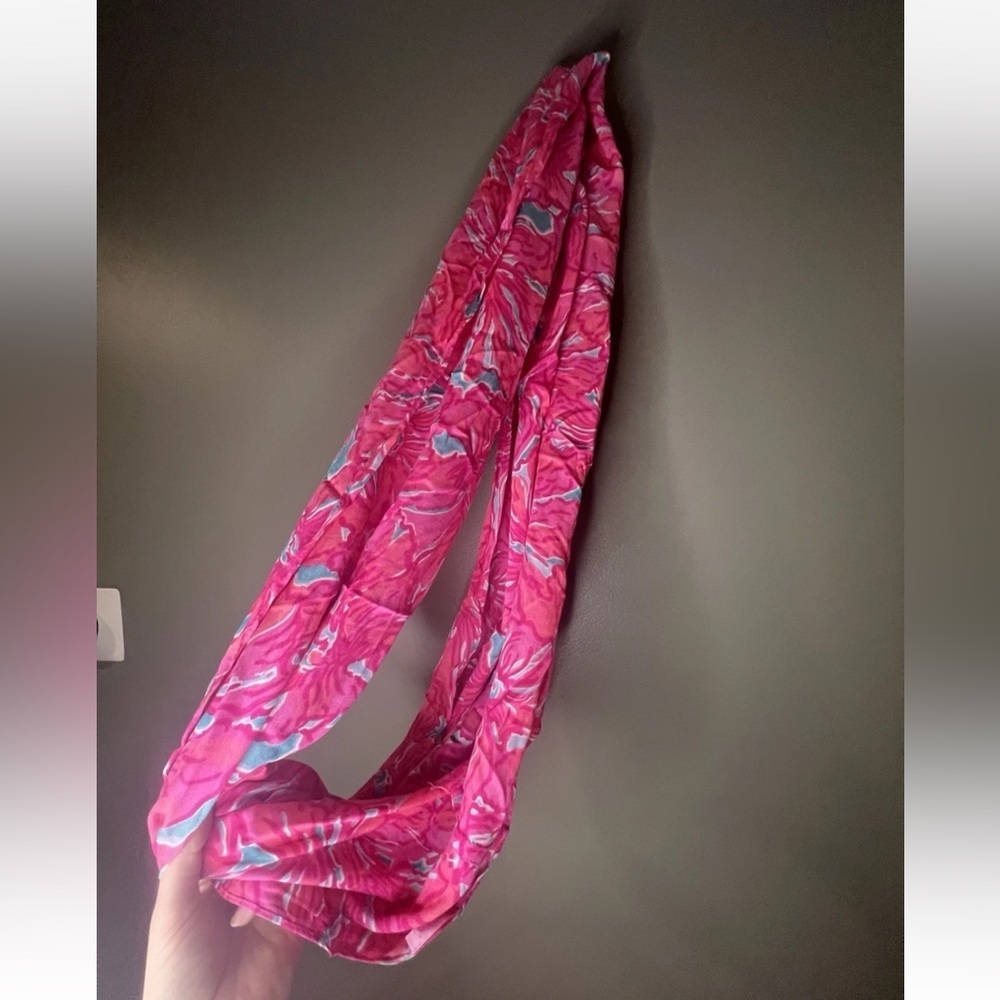 Lilly Pulitzer Riley Loop Infinity Scarf – Pink & Blue Floral Print – 100% Rayon - Picture 4 of 5